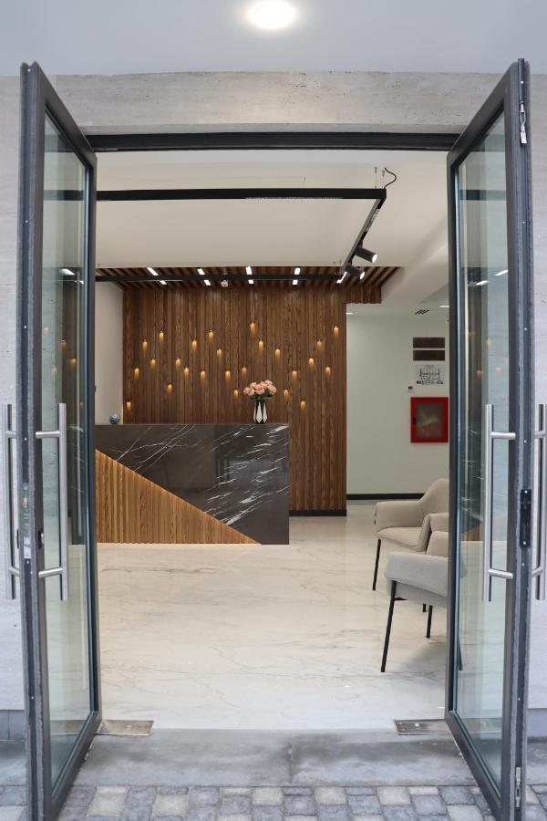 Orion Aparthotel Erivan Exterior foto