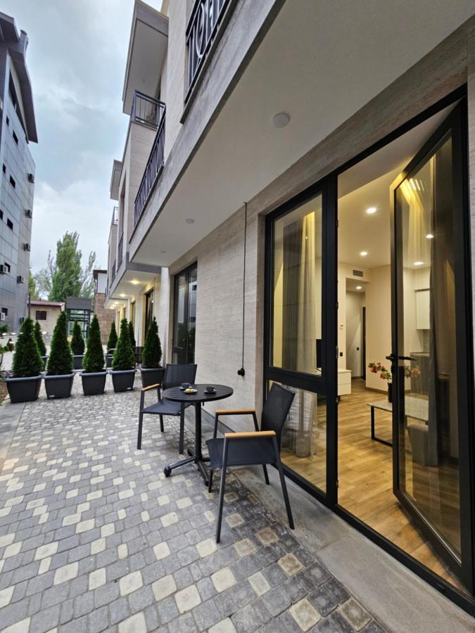 Orion Aparthotel Erivan Exterior foto
