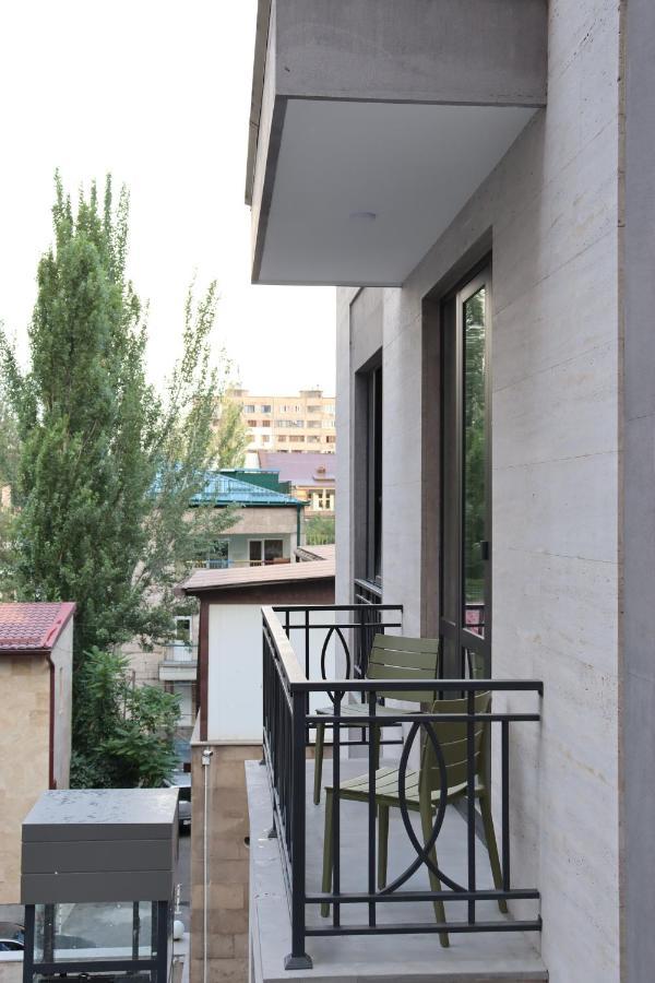 Orion Aparthotel Erivan Exterior foto