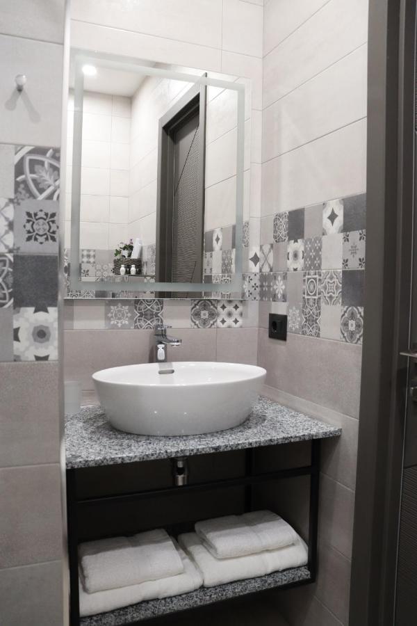 Orion Aparthotel Erivan Exterior foto