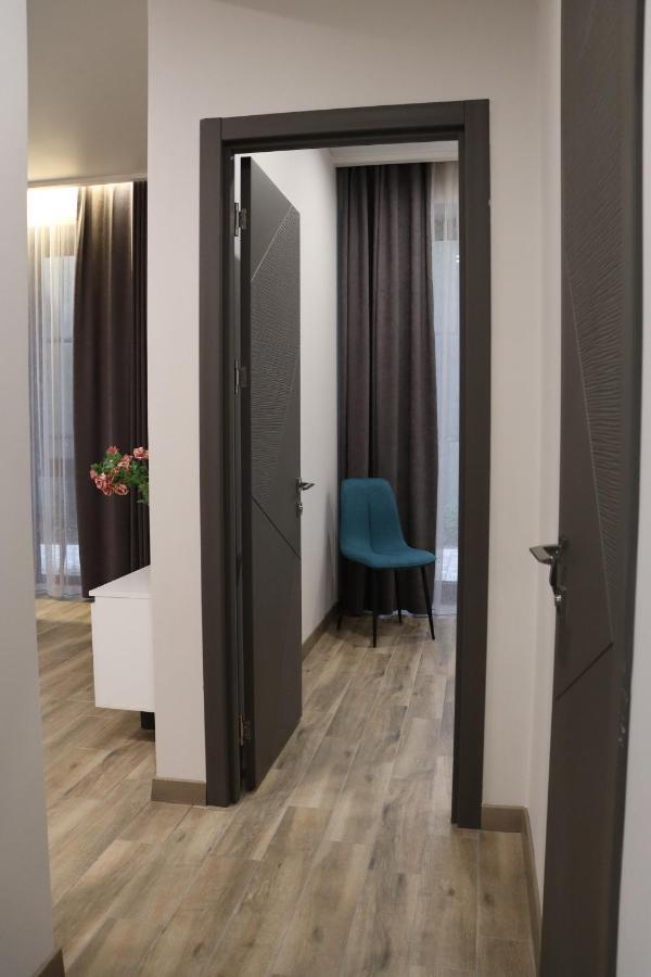 Orion Aparthotel Erivan Exterior foto